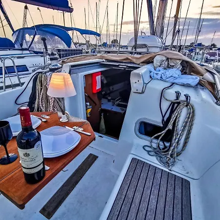 Voilier Bådhotel Propriano (Corsica)